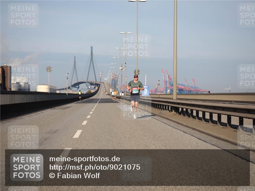 03.10.2025 - Köhlbrandbrückenlauf Fabian Wolf http://msf.ph/oto/9021075 03.10.2025 09:34:02 Position 3  meine-sportfotos.de