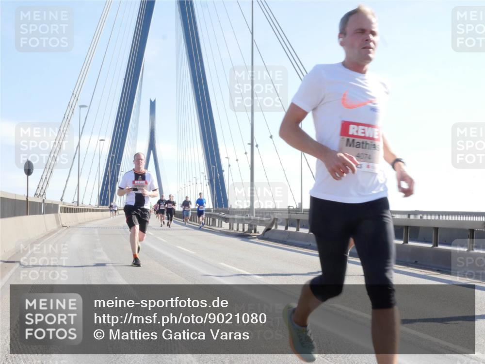 03.10.2025 - Köhlbrandbrückenlauf Matties Gatica Varas http://msf.ph/oto/9021080 03.10.2025 12:23:52 Position 1 4074 meine-sportfotos.de