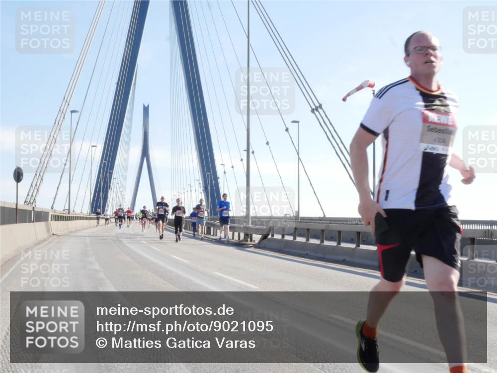 03.10.2025 - Köhlbrandbrückenlauf Matties Gatica Varas http://msf.ph/oto/9021095 03.10.2025 12:23:55 Position 1 4304 meine-sportfotos.de