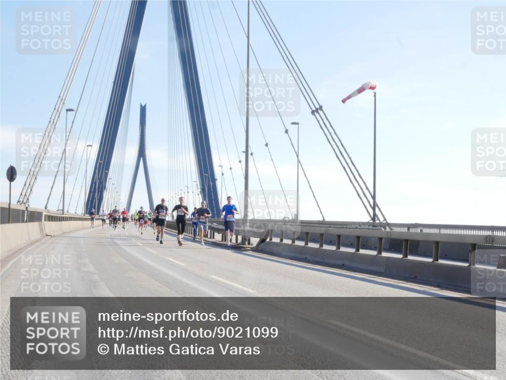 03.10.2025 - Köhlbrandbrückenlauf Matties Gatica Varas http://msf.ph/oto/9021099 03.10.2025 12:23:55 Position 1  meine-sportfotos.de