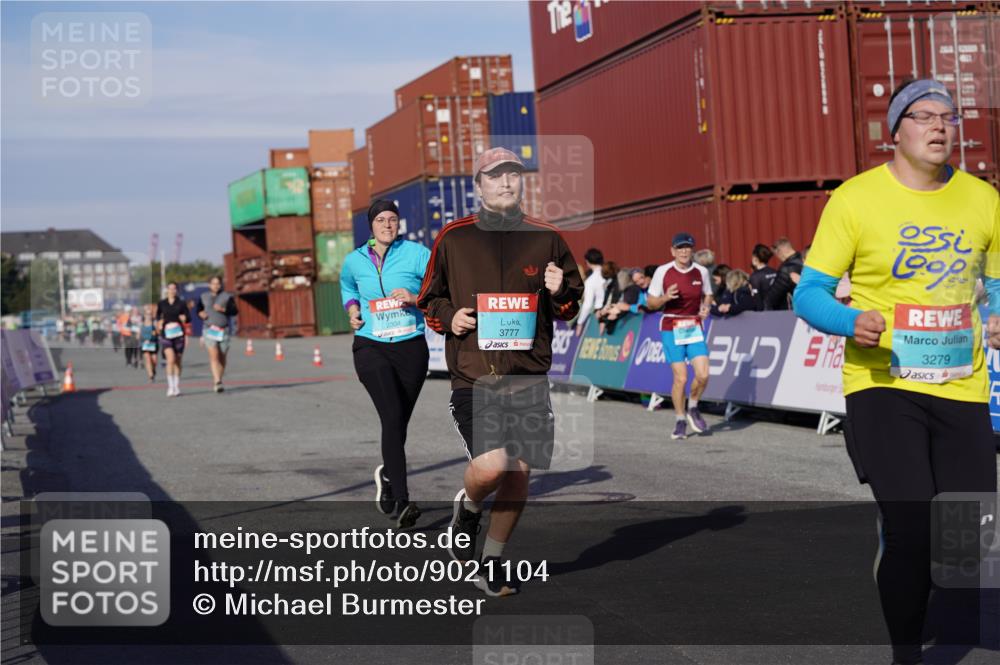 03.10.2025 - Köhlbrandbrückenlauf Michael Burmester http://msf.ph/oto/9021104 03.10.2025 10:22:05 Ziel 1669, 1951, 1984, 2071, 2304, 2313, 2314, 3279, 3509, 3777 meine-sportfotos.de