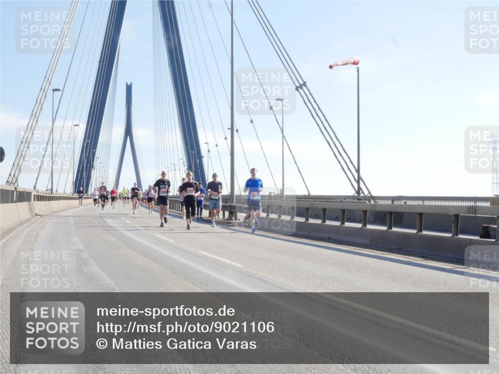 03.10.2025 - Köhlbrandbrückenlauf Matties Gatica Varas http://msf.ph/oto/9021106 03.10.2025 12:23:57 Position 1  meine-sportfotos.de