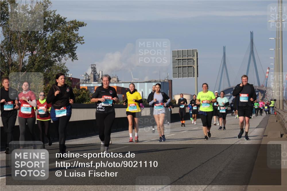 03.10.2025 - Köhlbrandbrückenlauf Luisa Fischer http://msf.ph/oto/9021110 03.10.2025 11:13:58 Position 3  meine-sportfotos.de