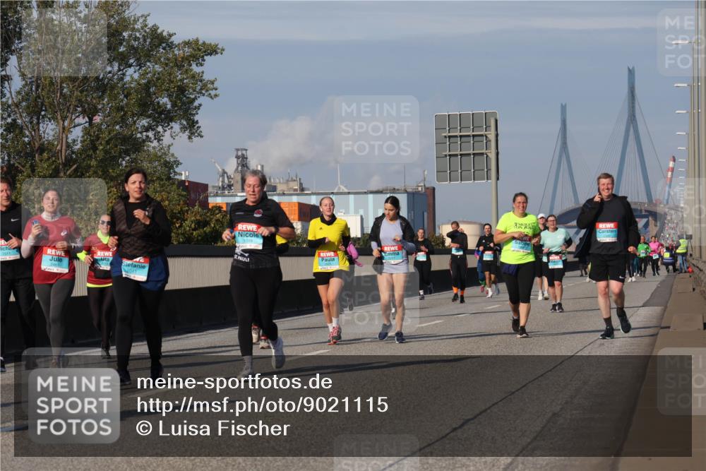03.10.2025 - Köhlbrandbrückenlauf Luisa Fischer http://msf.ph/oto/9021115 03.10.2025 11:13:58 Position 3 2511, 2465, 2170, 2041 meine-sportfotos.de