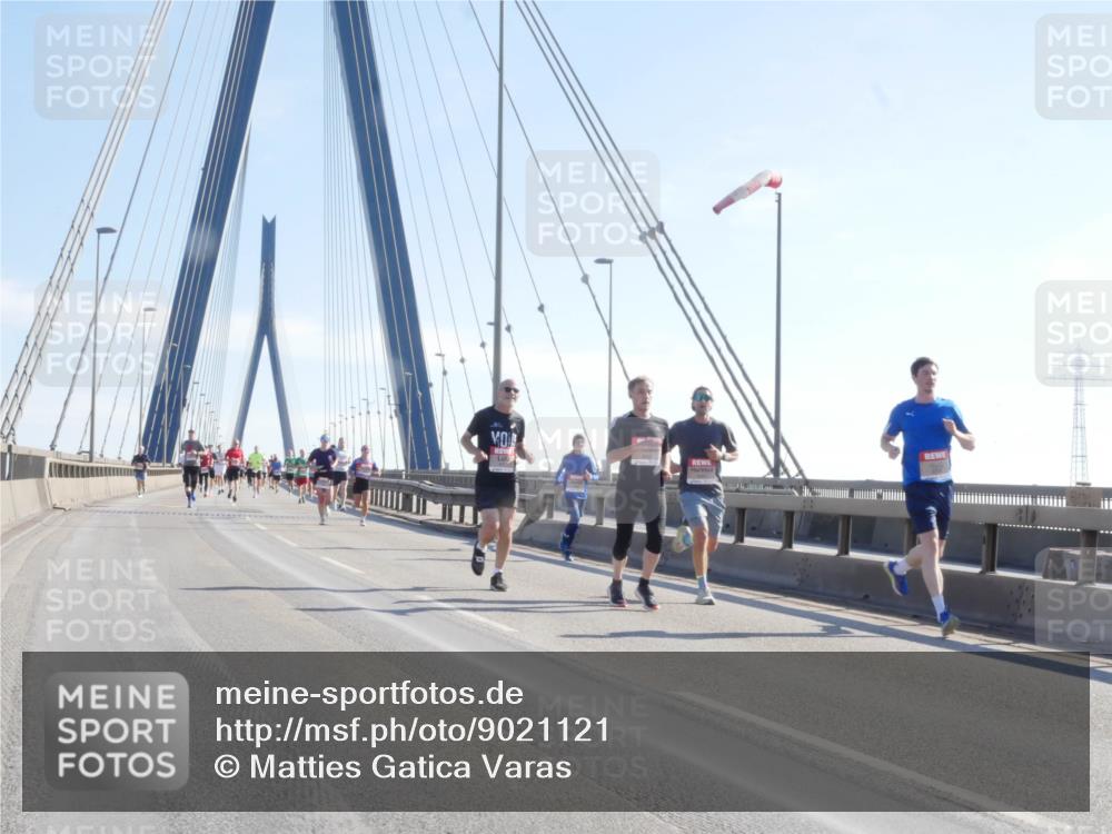 03.10.2025 - Köhlbrandbrückenlauf Matties Gatica Varas http://msf.ph/oto/9021121 03.10.2025 12:24:00 Position 1  meine-sportfotos.de