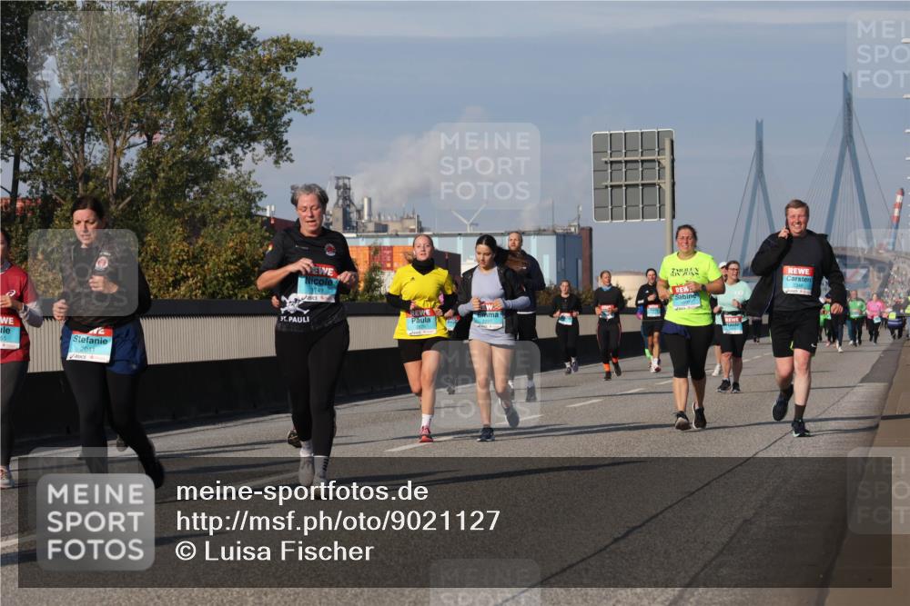 03.10.2025 - Köhlbrandbrückenlauf Luisa Fischer http://msf.ph/oto/9021127 03.10.2025 11:13:59 Position 3 2041, 7, 2348 meine-sportfotos.de