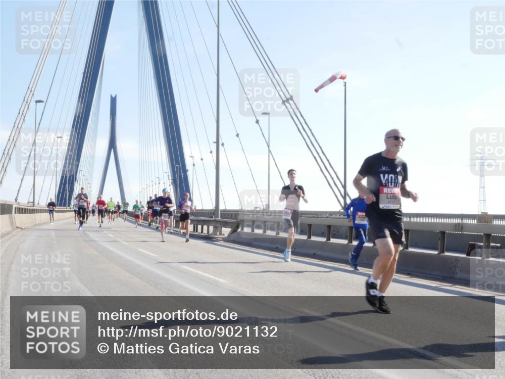 03.10.2025 - Köhlbrandbrückenlauf Matties Gatica Varas http://msf.ph/oto/9021132 03.10.2025 12:24:02 Position 1 4177 meine-sportfotos.de