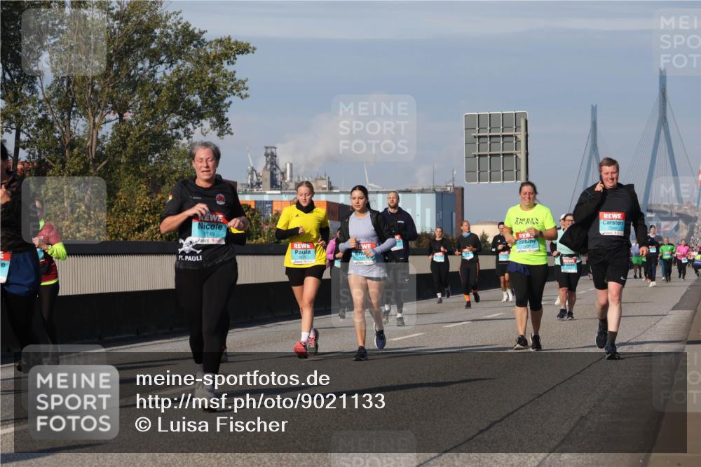 03.10.2025 - Köhlbrandbrückenlauf Luisa Fischer http://msf.ph/oto/9021133 03.10.2025 11:14:00 Position 3 1749, 229, 1800 meine-sportfotos.de