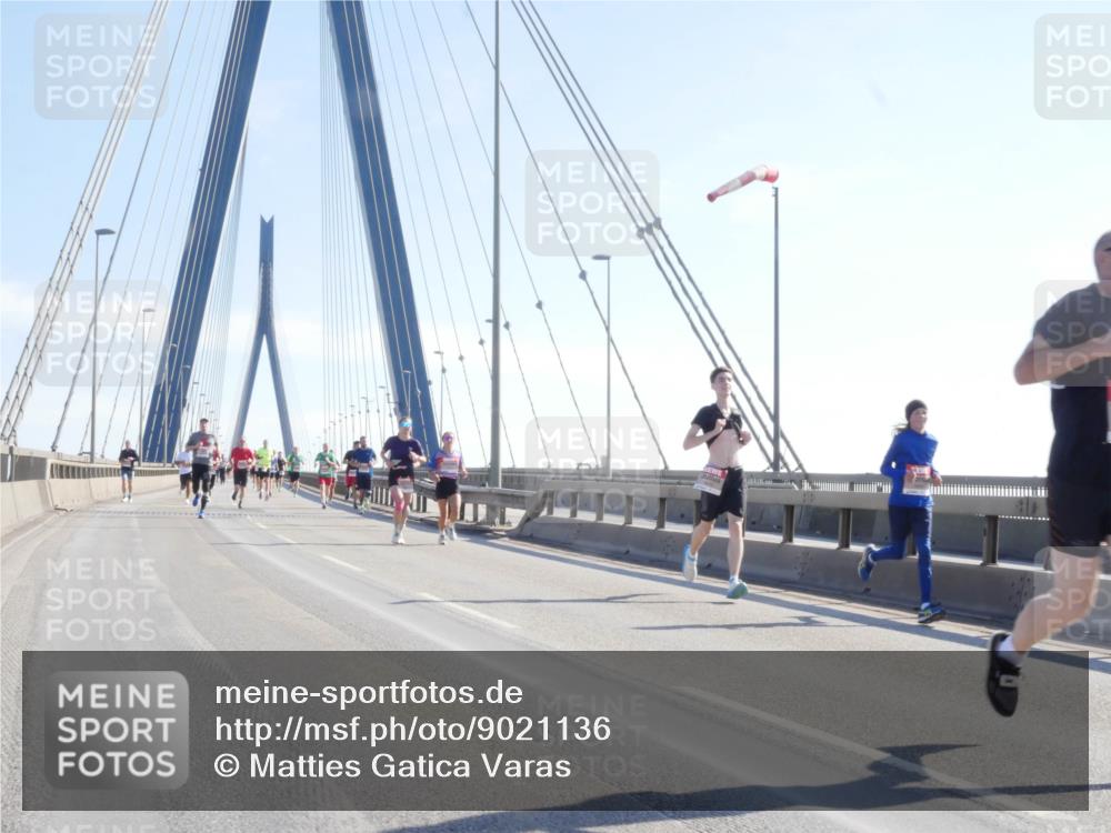 03.10.2025 - Köhlbrandbrückenlauf Matties Gatica Varas http://msf.ph/oto/9021136 03.10.2025 12:24:02 Position 1  meine-sportfotos.de