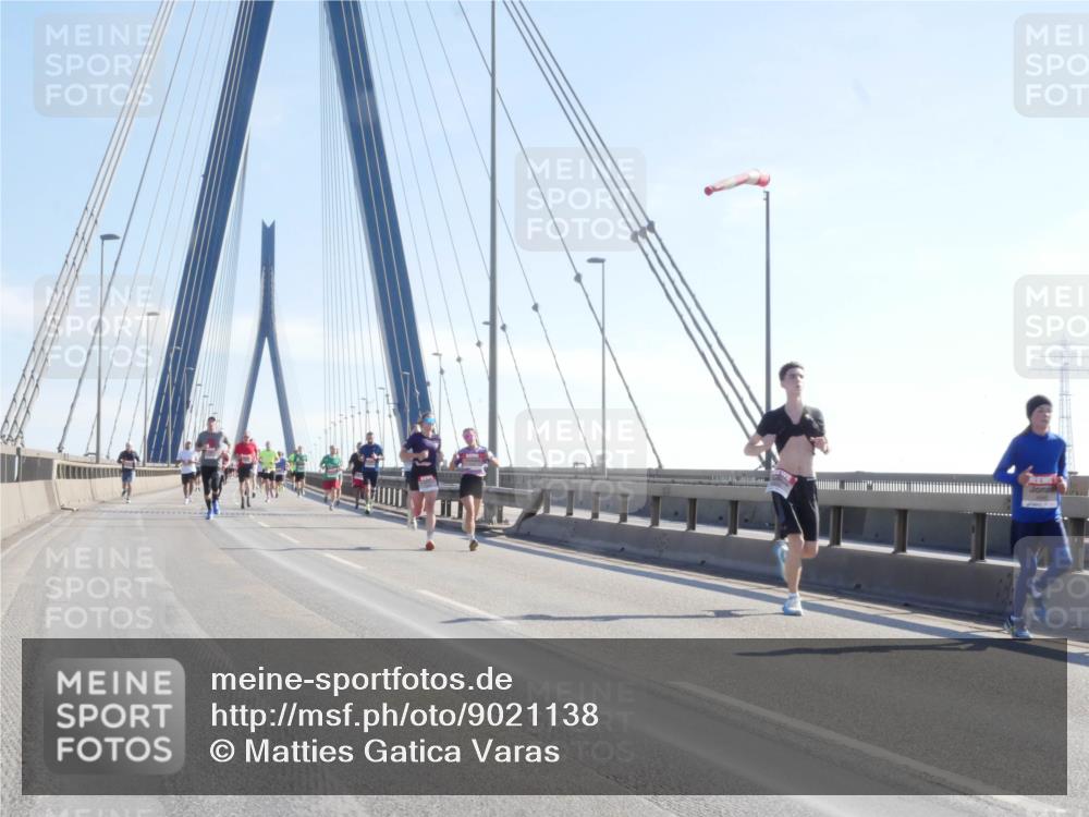 03.10.2025 - Köhlbrandbrückenlauf Matties Gatica Varas http://msf.ph/oto/9021138 03.10.2025 12:24:03 Position 1  meine-sportfotos.de