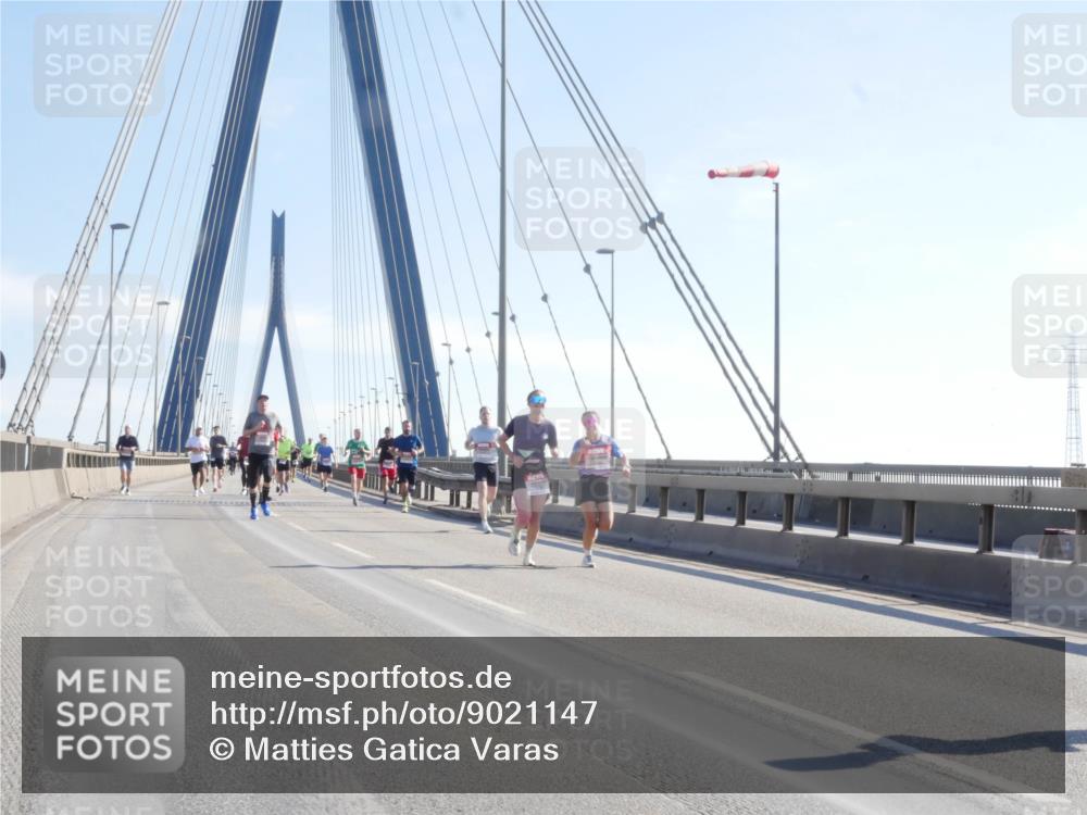 03.10.2025 - Köhlbrandbrückenlauf Matties Gatica Varas http://msf.ph/oto/9021147 03.10.2025 12:24:04 Position 1 34 meine-sportfotos.de