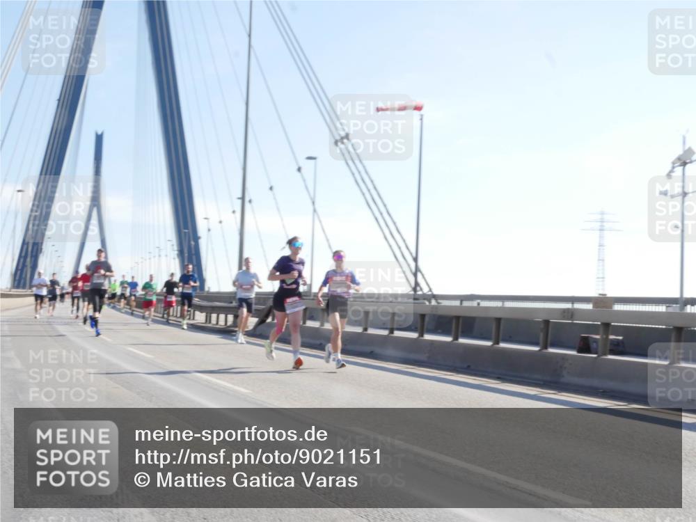 03.10.2025 - Köhlbrandbrückenlauf Matties Gatica Varas http://msf.ph/oto/9021151 03.10.2025 12:24:05 Position 1  meine-sportfotos.de