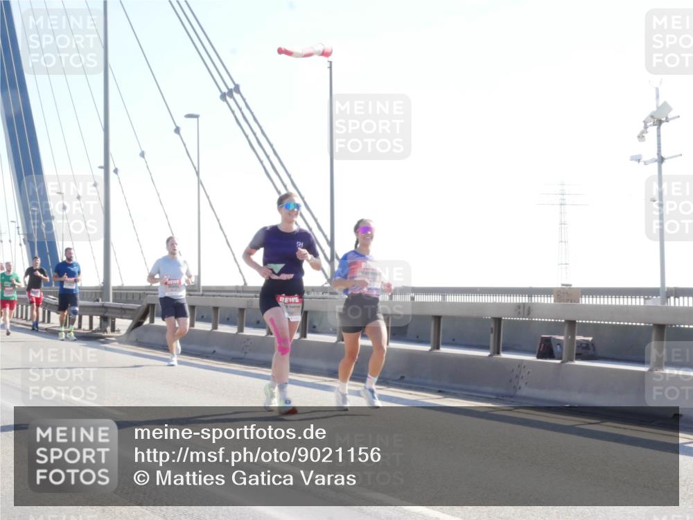 03.10.2025 - Köhlbrandbrückenlauf Matties Gatica Varas http://msf.ph/oto/9021156 03.10.2025 12:24:06 Position 1 34 meine-sportfotos.de