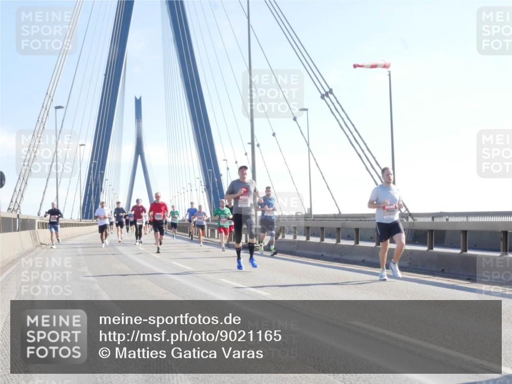 03.10.2025 - Köhlbrandbrückenlauf Matties Gatica Varas http://msf.ph/oto/9021165 03.10.2025 12:24:07 Position 1  meine-sportfotos.de