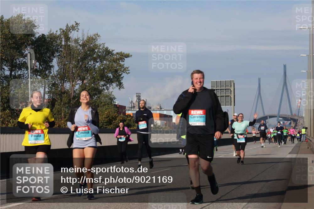 03.10.2025 - Köhlbrandbrückenlauf Luisa Fischer http://msf.ph/oto/9021169 03.10.2025 11:14:04 Position 3 2875, 2297, 2348 meine-sportfotos.de