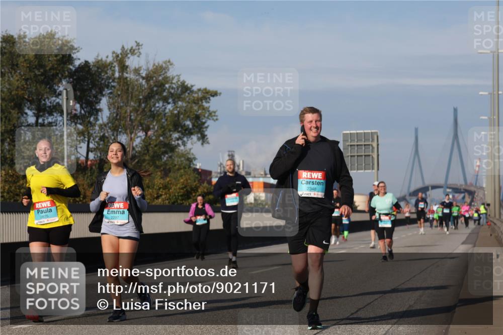 03.10.2025 - Köhlbrandbrückenlauf Luisa Fischer http://msf.ph/oto/9021171 03.10.2025 11:14:04 Position 3 2875, 2297, 2348 meine-sportfotos.de