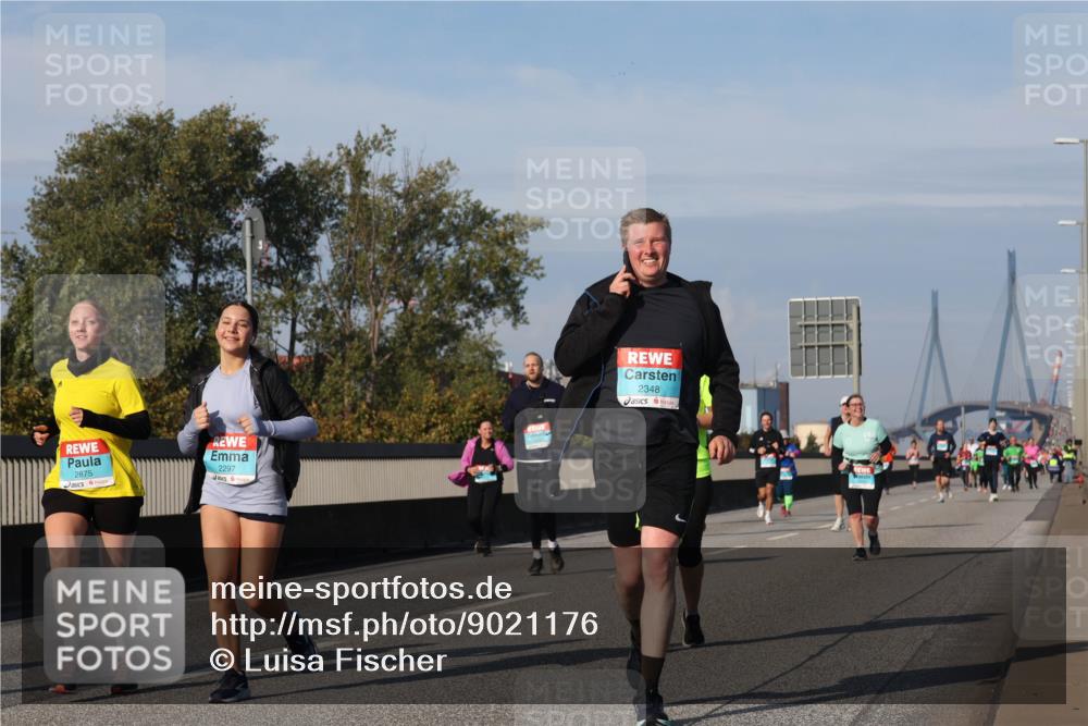 03.10.2025 - Köhlbrandbrückenlauf Luisa Fischer http://msf.ph/oto/9021176 03.10.2025 11:14:05 Position 3 2875, 2297, 2348 meine-sportfotos.de