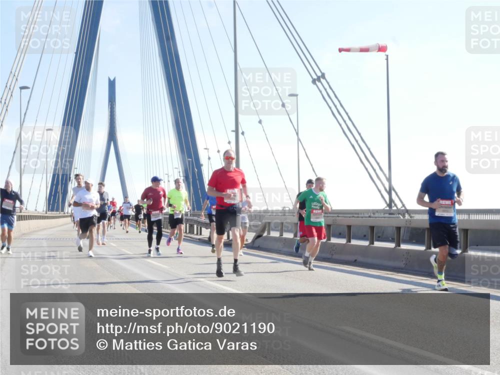 03.10.2025 - Köhlbrandbrückenlauf Matties Gatica Varas http://msf.ph/oto/9021190 03.10.2025 12:24:10 Position 1  meine-sportfotos.de