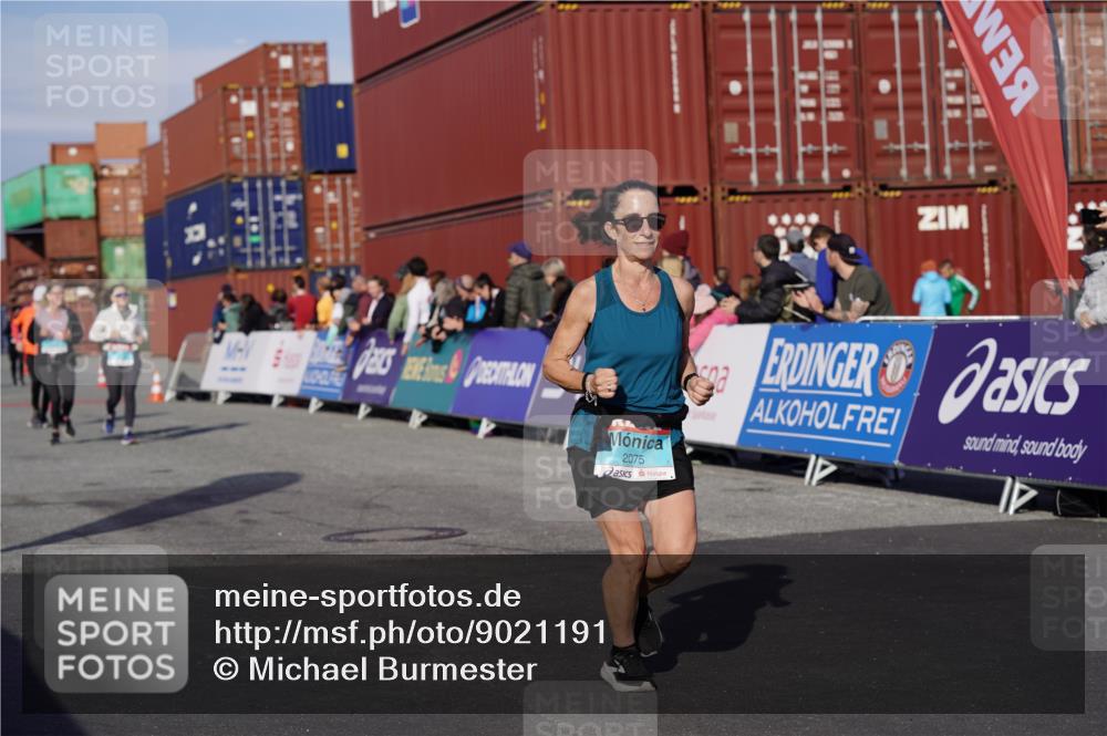 03.10.2025 - Köhlbrandbrückenlauf Michael Burmester http://msf.ph/oto/9021191 03.10.2025 10:22:16 Ziel 2075, 2217, 2218, 2313, 2314, 3577 meine-sportfotos.de