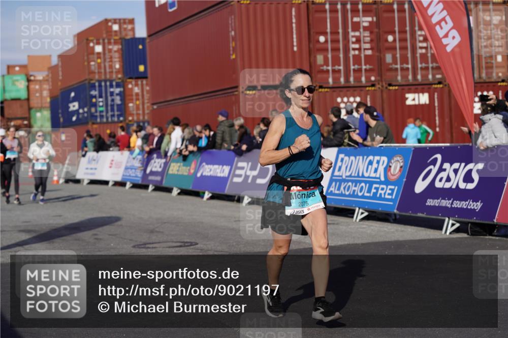 03.10.2025 - Köhlbrandbrückenlauf Michael Burmester http://msf.ph/oto/9021197 03.10.2025 10:22:16 Ziel 2075, 2217, 2218, 2313, 2314, 3577 meine-sportfotos.de