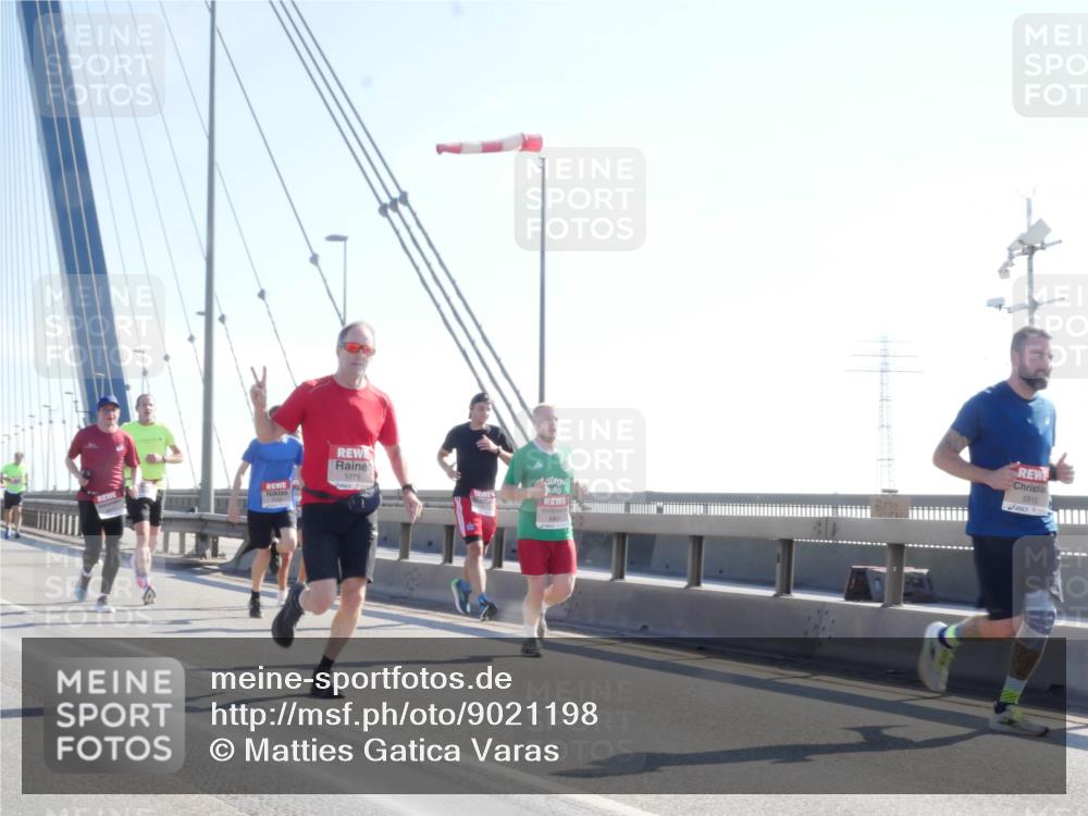 03.10.2025 - Köhlbrandbrückenlauf Matties Gatica Varas http://msf.ph/oto/9021198 03.10.2025 12:24:11 Position 1 5779, 5915 meine-sportfotos.de