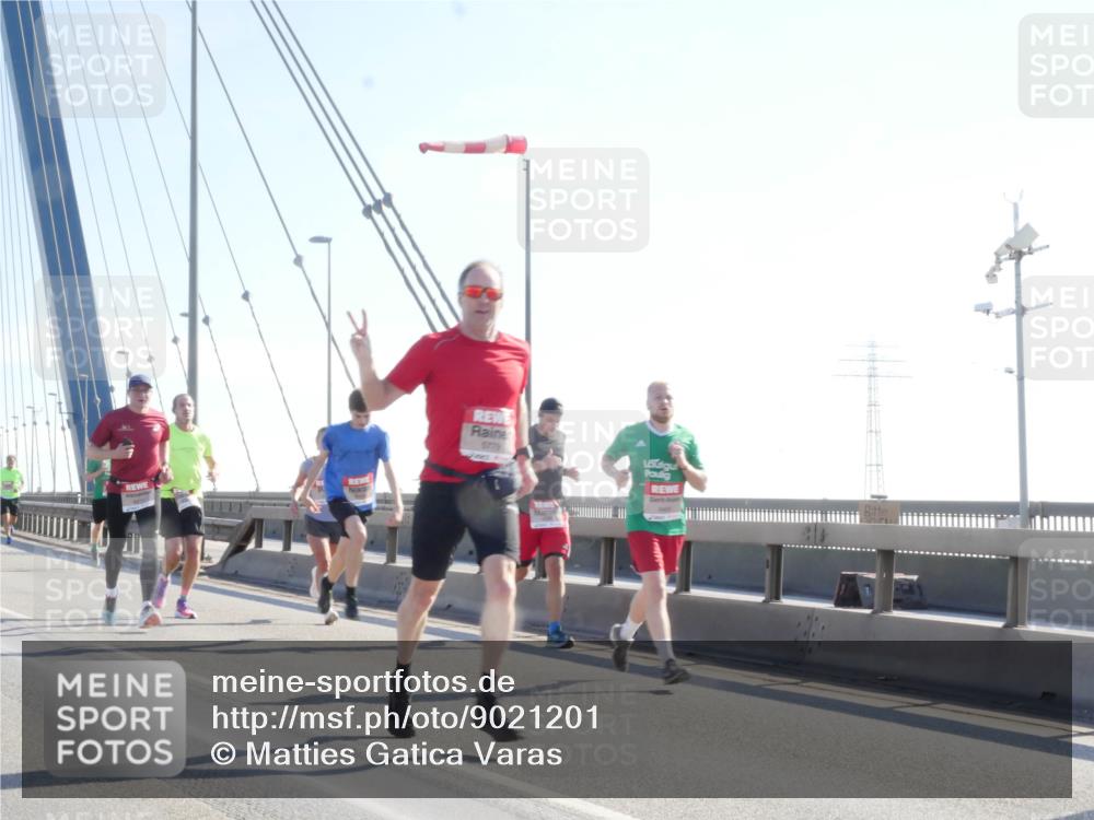 03.10.2025 - Köhlbrandbrückenlauf Matties Gatica Varas http://msf.ph/oto/9021201 03.10.2025 12:24:12 Position 1 5779 meine-sportfotos.de