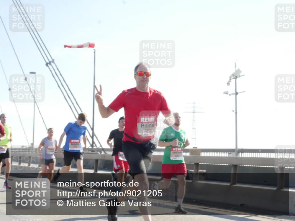 03.10.2025 - Köhlbrandbrückenlauf Matties Gatica Varas http://msf.ph/oto/9021205 03.10.2025 12:24:12 Position 1 5779, 6490 meine-sportfotos.de