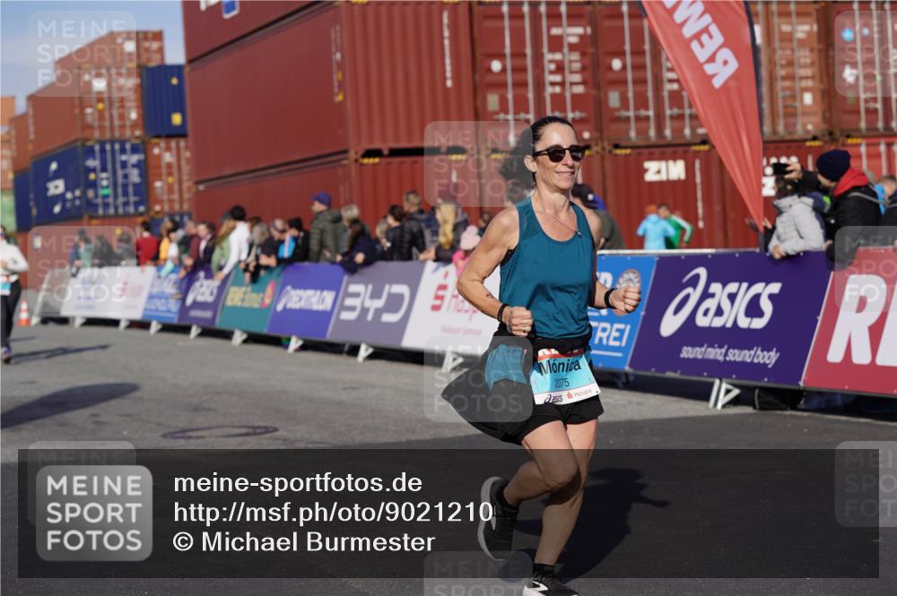 03.10.2025 - Köhlbrandbrückenlauf Michael Burmester http://msf.ph/oto/9021210 03.10.2025 10:22:16 Ziel 2075, 2217, 2218, 2313, 2314, 3577 meine-sportfotos.de