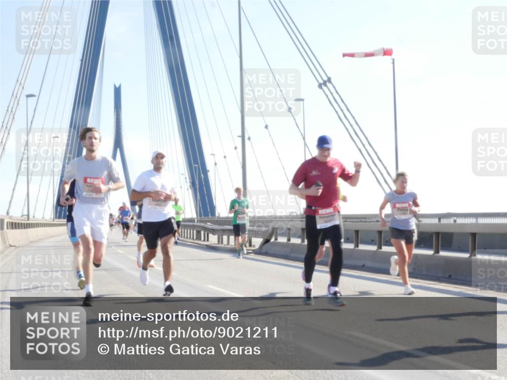 03.10.2025 - Köhlbrandbrückenlauf Matties Gatica Varas http://msf.ph/oto/9021211 03.10.2025 12:24:13 Position 1  meine-sportfotos.de