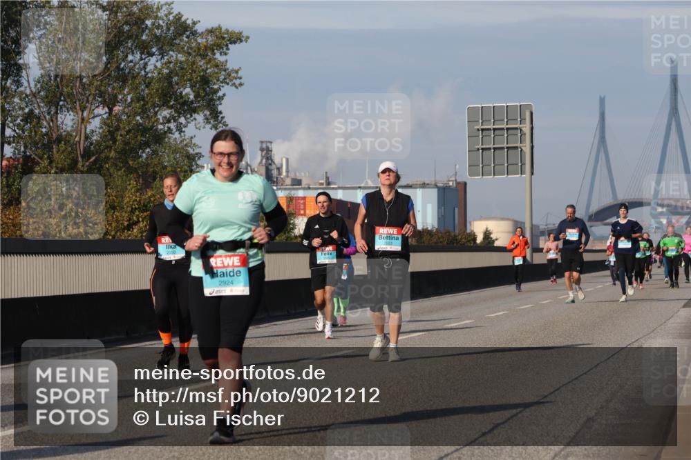 03.10.2025 - Köhlbrandbrückenlauf Luisa Fischer http://msf.ph/oto/9021212 03.10.2025 11:14:11 Position 3 2550, 2924, 2553 meine-sportfotos.de