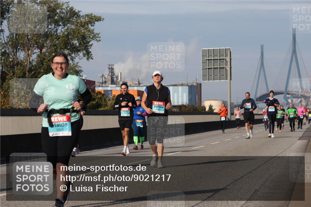 03.10.2025 - Köhlbrandbrückenlauf Luisa Fischer http://msf.ph/oto/9021217 03.10.2025 11:14:12 Position 3 2924, 3565, 2553 meine-sportfotos.de