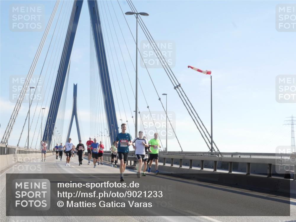 03.10.2025 - Köhlbrandbrückenlauf Matties Gatica Varas http://msf.ph/oto/9021233 03.10.2025 12:24:18 Position 1 90958 meine-sportfotos.de