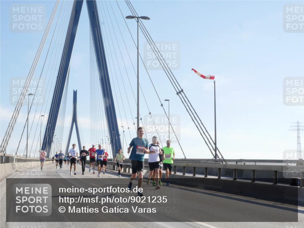 03.10.2025 - Köhlbrandbrückenlauf Matties Gatica Varas http://msf.ph/oto/9021235 03.10.2025 12:24:18 Position 1 9095 meine-sportfotos.de