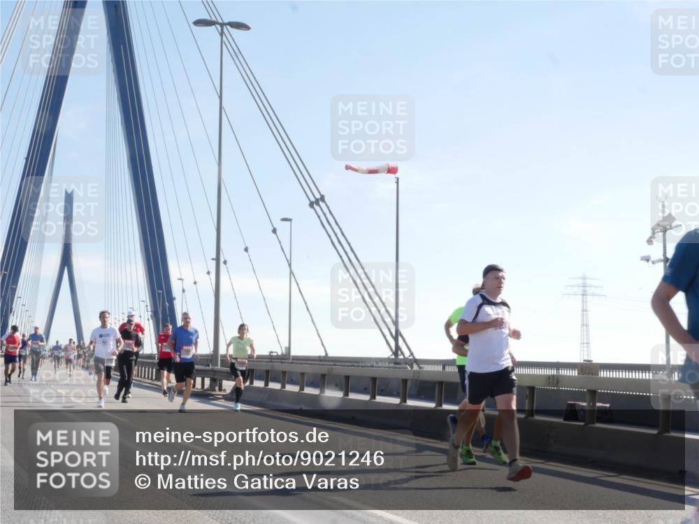 03.10.2025 - Köhlbrandbrückenlauf Matties Gatica Varas http://msf.ph/oto/9021246 03.10.2025 12:24:20 Position 1  meine-sportfotos.de