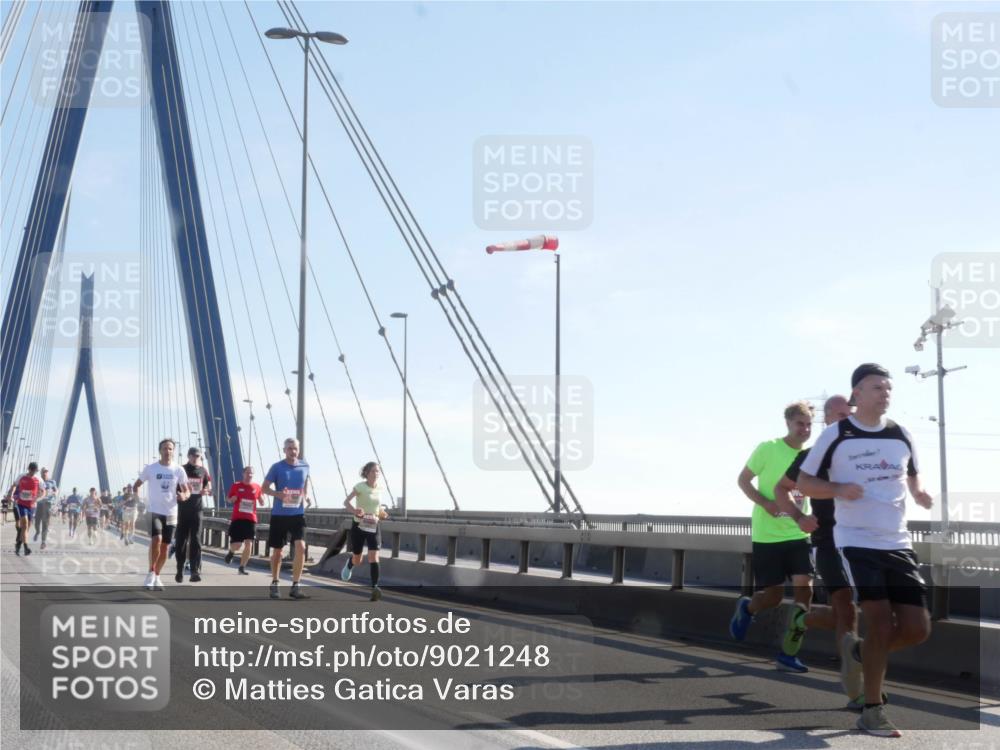 03.10.2025 - Köhlbrandbrückenlauf Matties Gatica Varas http://msf.ph/oto/9021248 03.10.2025 12:24:21 Position 1  meine-sportfotos.de