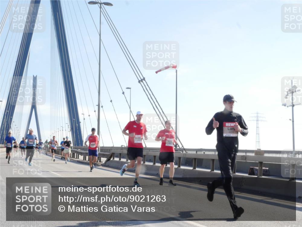 03.10.2025 - Köhlbrandbrückenlauf Matties Gatica Varas http://msf.ph/oto/9021263 03.10.2025 12:24:25 Position 1  meine-sportfotos.de
