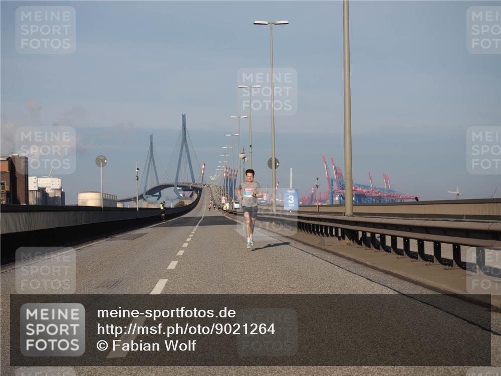 03.10.2025 - Köhlbrandbrückenlauf Fabian Wolf http://msf.ph/oto/9021264 03.10.2025 09:34:38 Position 3  meine-sportfotos.de