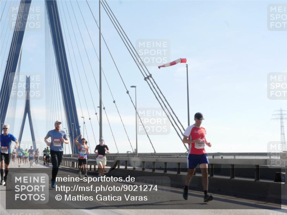 03.10.2025 - Köhlbrandbrückenlauf Matties Gatica Varas http://msf.ph/oto/9021274 03.10.2025 12:24:27 Position 1  meine-sportfotos.de
