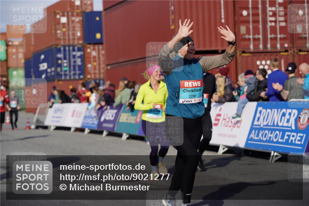 03.10.2025 - Köhlbrandbrückenlauf Michael Burmester http://msf.ph/oto/9021277 03.10.2025 10:22:29 Ziel 2049, 2213, 2296, 2300, 2308, 3582, 3583 meine-sportfotos.de