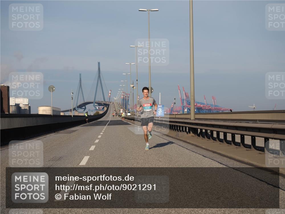 03.10.2025 - Köhlbrandbrückenlauf Fabian Wolf http://msf.ph/oto/9021291 03.10.2025 09:34:40 Position 3  meine-sportfotos.de