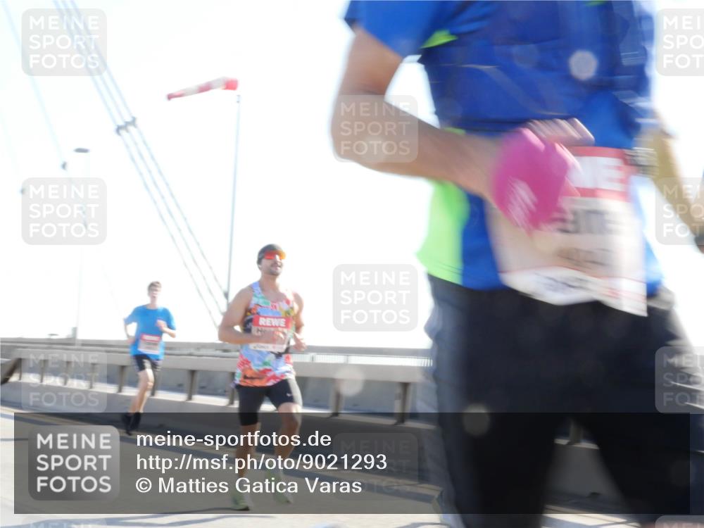 03.10.2025 - Köhlbrandbrückenlauf Matties Gatica Varas http://msf.ph/oto/9021293 03.10.2025 12:24:30 Position 1  meine-sportfotos.de