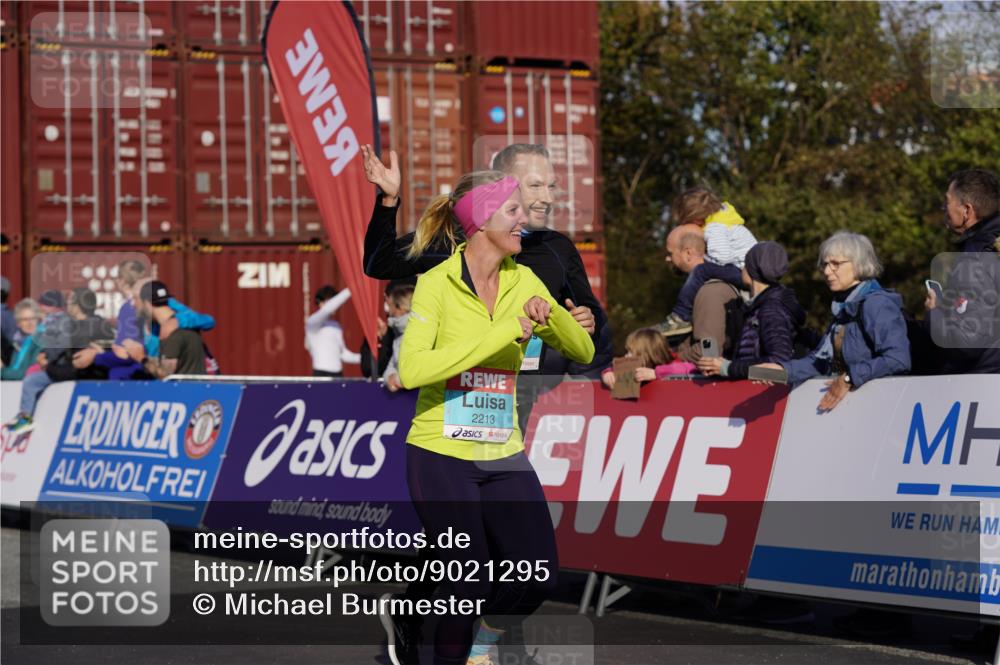 03.10.2025 - Köhlbrandbrückenlauf Michael Burmester http://msf.ph/oto/9021295 03.10.2025 10:22:31 Ziel 2049, 2213, 2296, 2300, 2308, 3582, 3583, 3619 meine-sportfotos.de