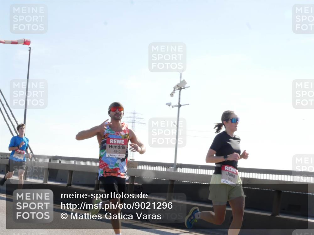 03.10.2025 - Köhlbrandbrückenlauf Matties Gatica Varas http://msf.ph/oto/9021296 03.10.2025 12:24:31 Position 1 4940, 6612 meine-sportfotos.de