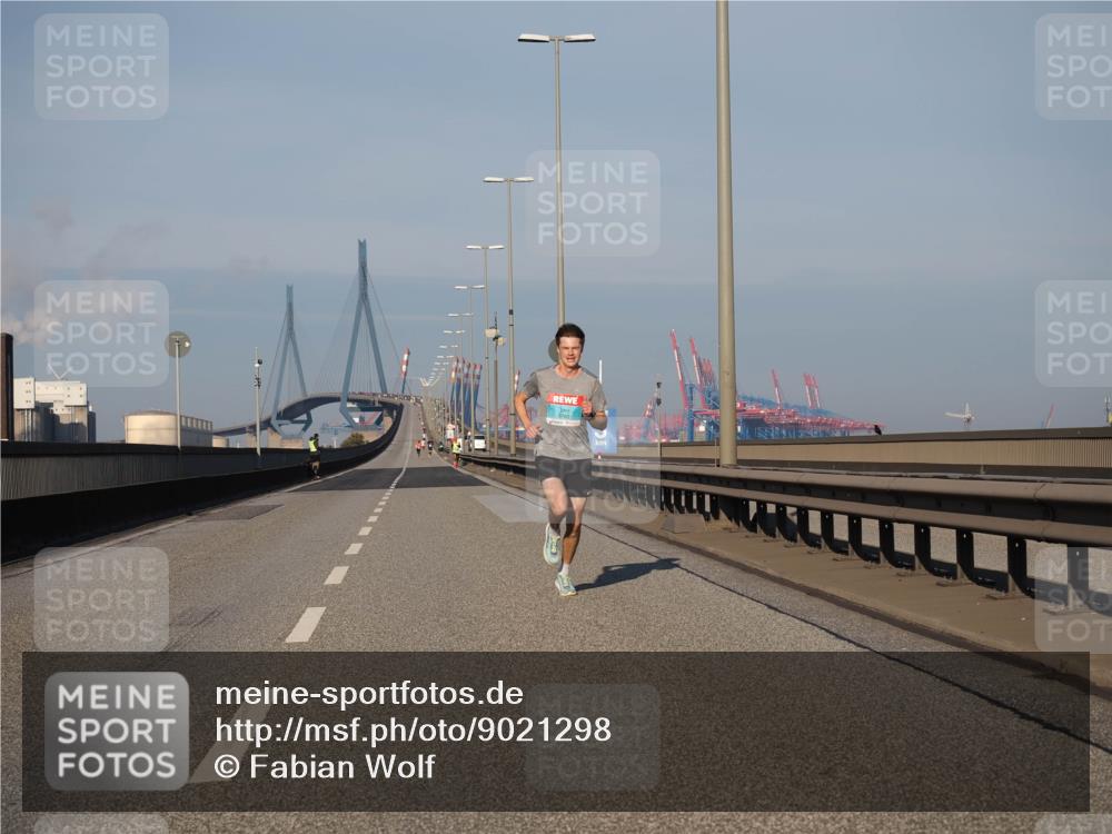 03.10.2025 - Köhlbrandbrückenlauf Fabian Wolf http://msf.ph/oto/9021298 03.10.2025 09:34:40 Position 3  meine-sportfotos.de
