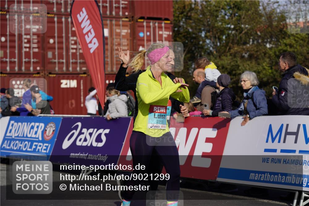 03.10.2025 - Köhlbrandbrückenlauf Michael Burmester http://msf.ph/oto/9021299 03.10.2025 10:22:31 Ziel 2049, 2213, 2296, 2300, 2308, 3582, 3583, 3619 meine-sportfotos.de