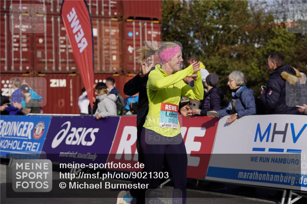03.10.2025 - Köhlbrandbrückenlauf Michael Burmester http://msf.ph/oto/9021303 03.10.2025 10:22:31 Ziel 2049, 2213, 2296, 2300, 2308, 3582, 3583, 3619 meine-sportfotos.de
