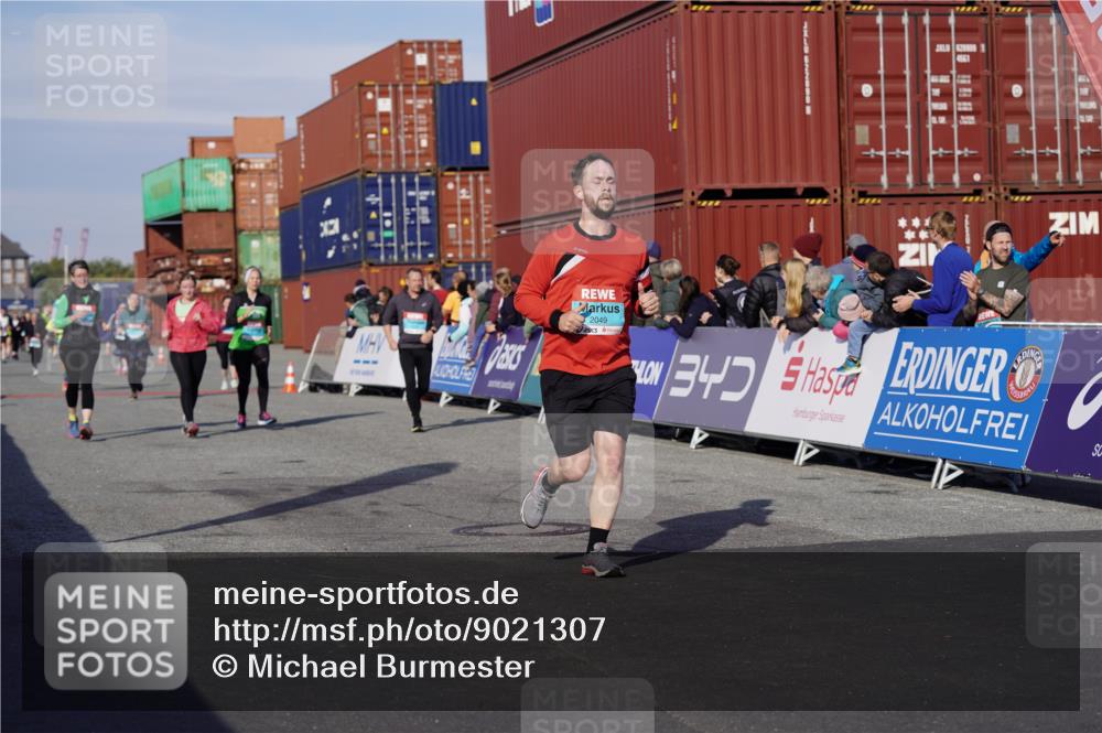 03.10.2025 - Köhlbrandbrückenlauf Michael Burmester http://msf.ph/oto/9021307 03.10.2025 10:22:33 Ziel 2049, 2099, 2213, 2296, 2300, 2308, 3582, 3583, 3619 meine-sportfotos.de