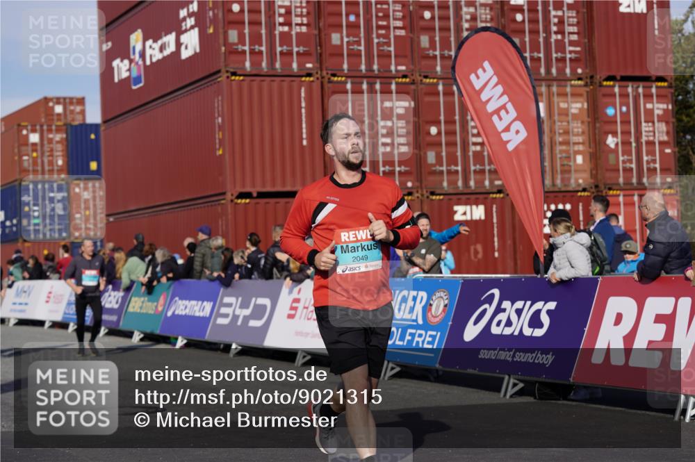 03.10.2025 - Köhlbrandbrückenlauf Michael Burmester http://msf.ph/oto/9021315 03.10.2025 10:22:34 Ziel 2049, 2099, 2213, 2300, 2308, 3582, 3583, 3619 meine-sportfotos.de