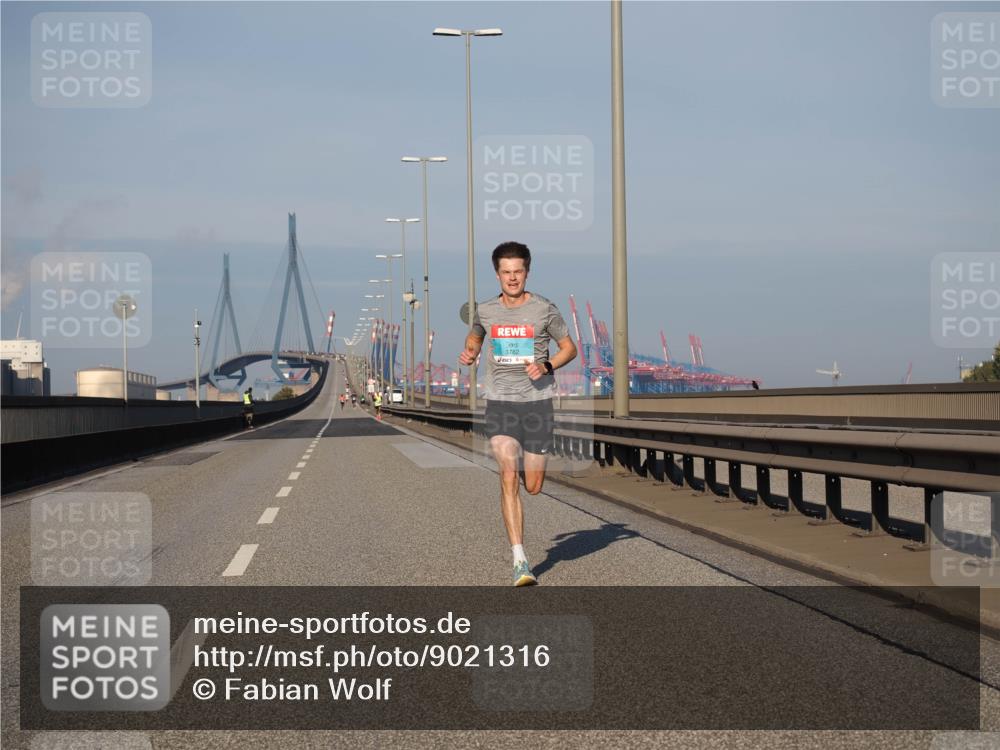 03.10.2025 - Köhlbrandbrückenlauf Fabian Wolf http://msf.ph/oto/9021316 03.10.2025 09:34:41 Position 3 8782 meine-sportfotos.de