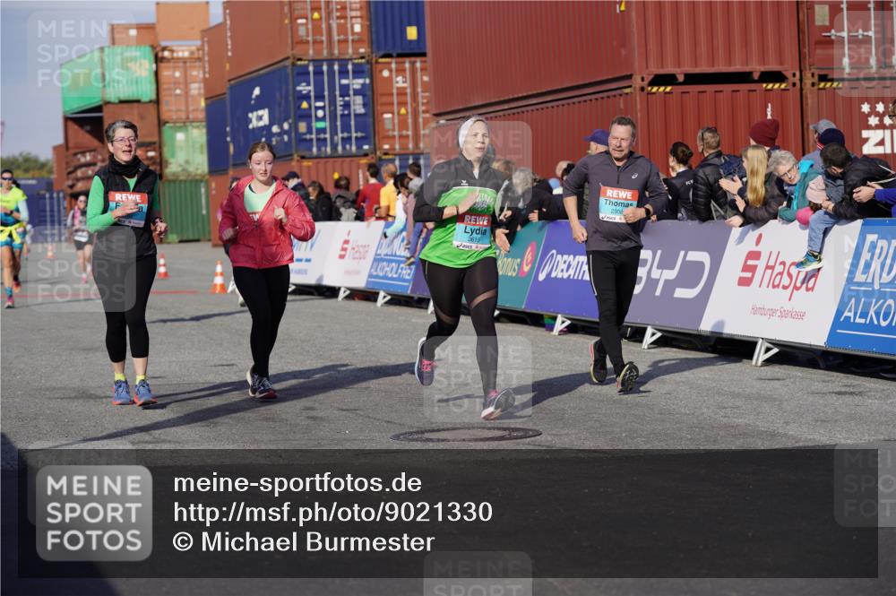03.10.2025 - Köhlbrandbrückenlauf Michael Burmester http://msf.ph/oto/9021330 03.10.2025 10:22:35 Ziel 1452, 2028, 2049, 2099, 2308, 3582, 3583, 3619 meine-sportfotos.de